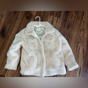 Boot Barn URBAN REPUBLIC GIRLS' LONG FAUX FUR COAT
Size: Girls Small 7/8